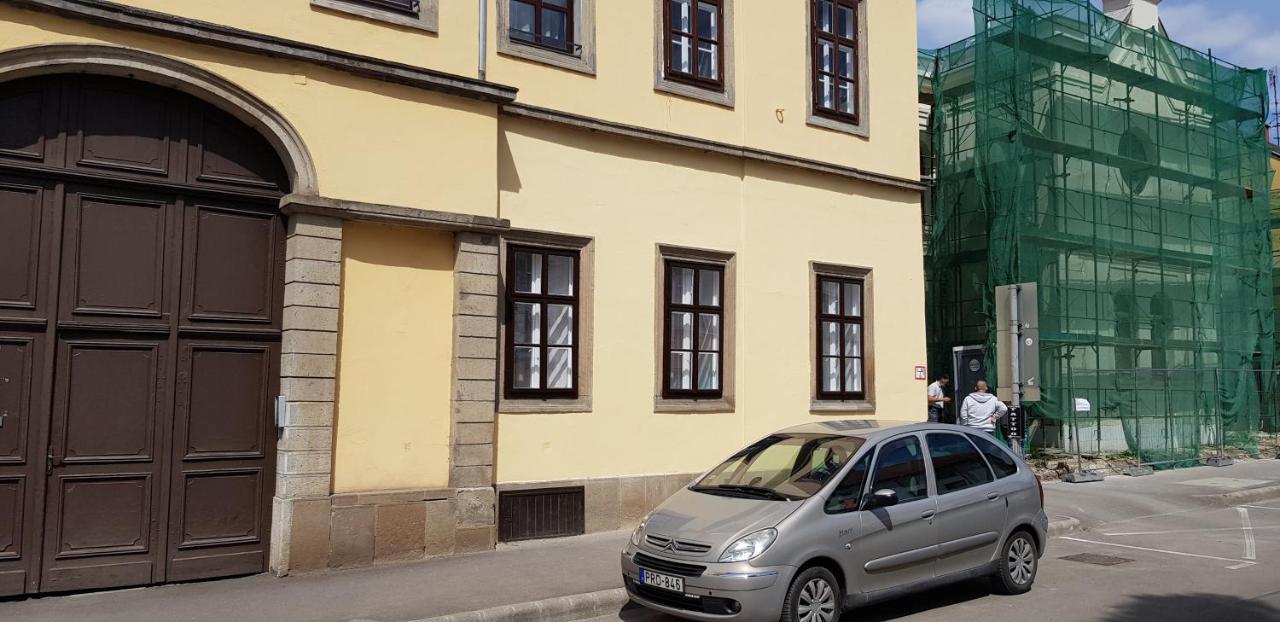 Pr Apartman Эгер Экстерьер фото